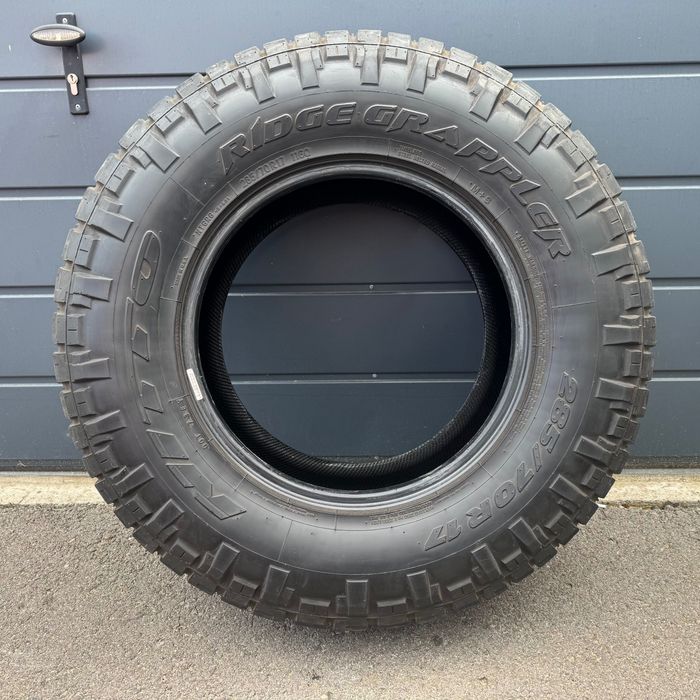 4x 285/70r17 Nitto RidgeGrappler opony