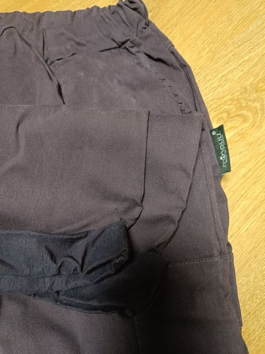 Spodnie Minouu śliwkowe na gumce