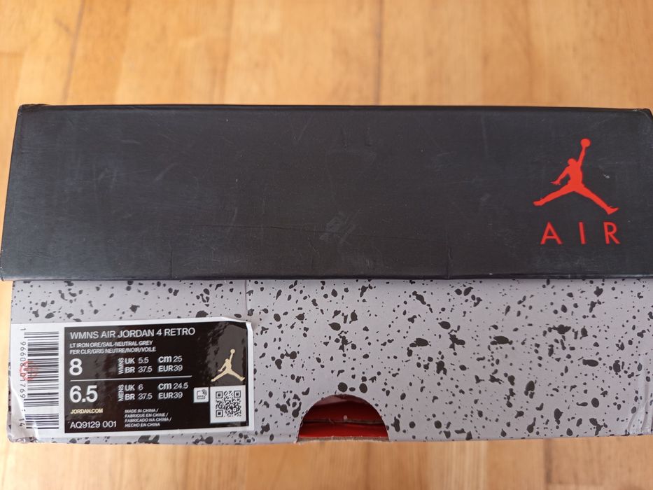 Buty Air Jordan 4 Retro Frozen Moments r.39 Oryginał