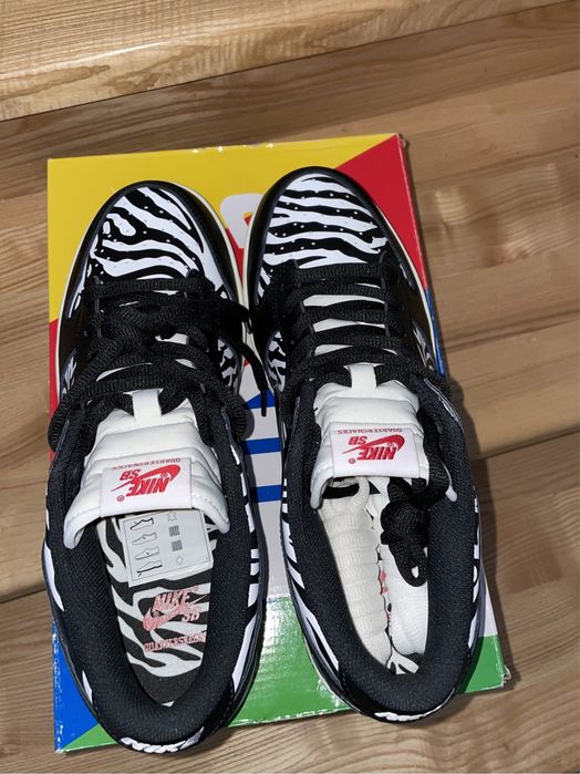 Quartersnacks × Nike SB Dunk Zebra Quartersnacks x Nike SB Dunk Low 'Zebra' Online Drawing – CNCPTS