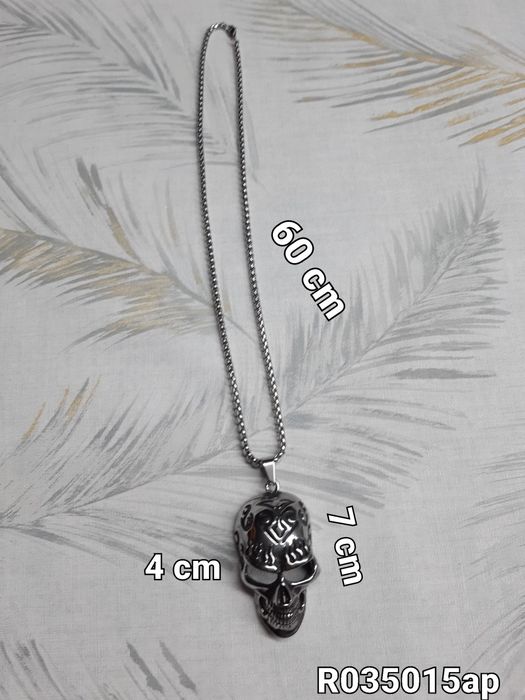 Corrente com caveira grande