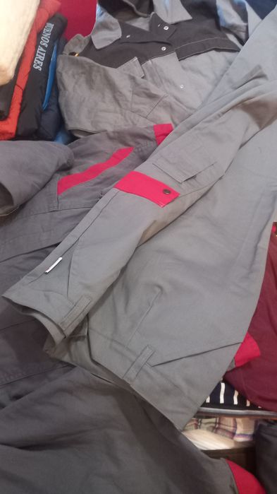 Робочі штани і куртки