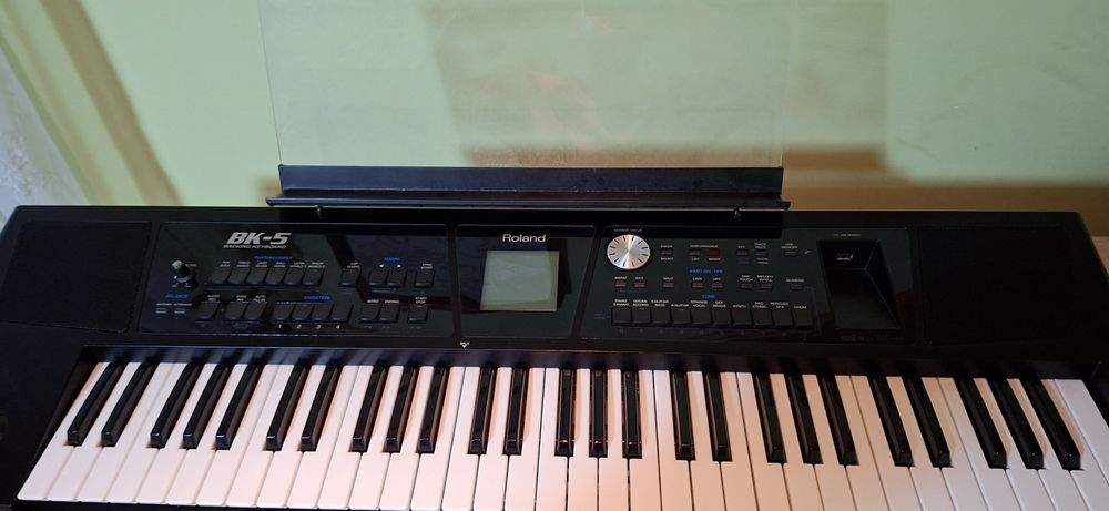 Roland bk 5 keyboard