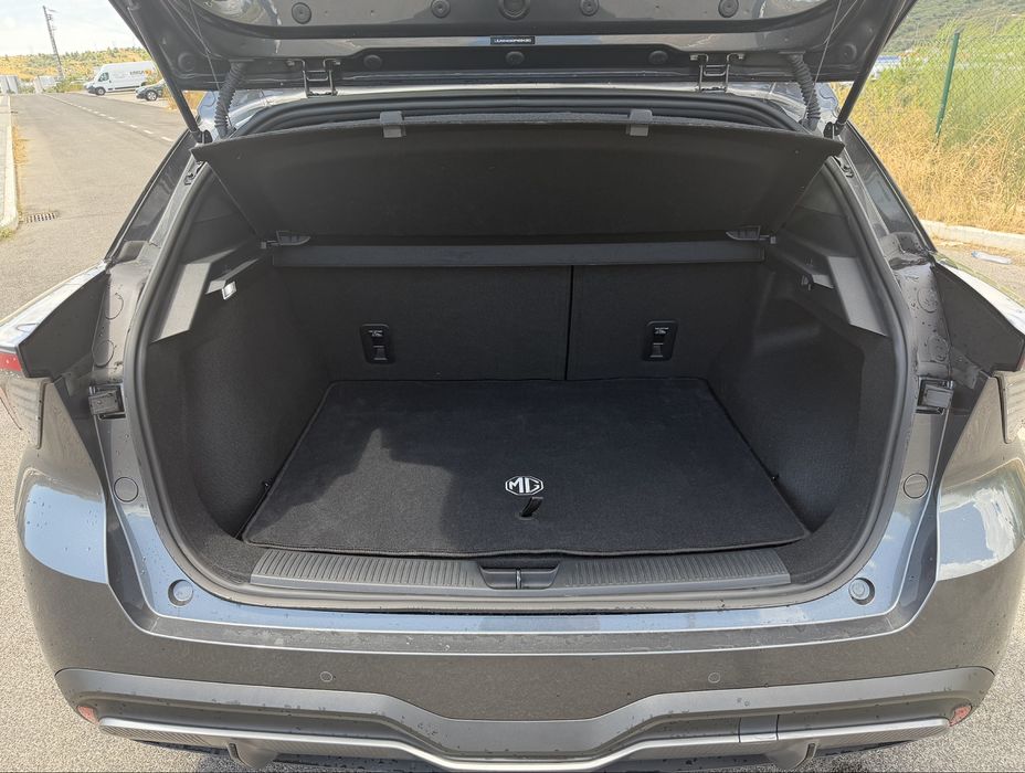 MG4 Luxury 64Kwh 2023