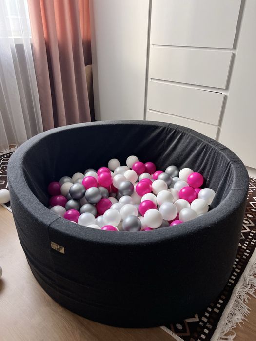 Сухий басейн з кульками, дитячий басейн