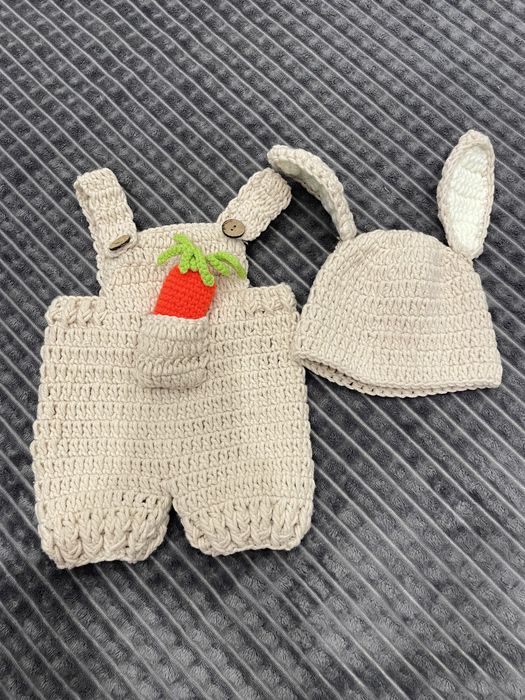 Вязаний костюм зайки