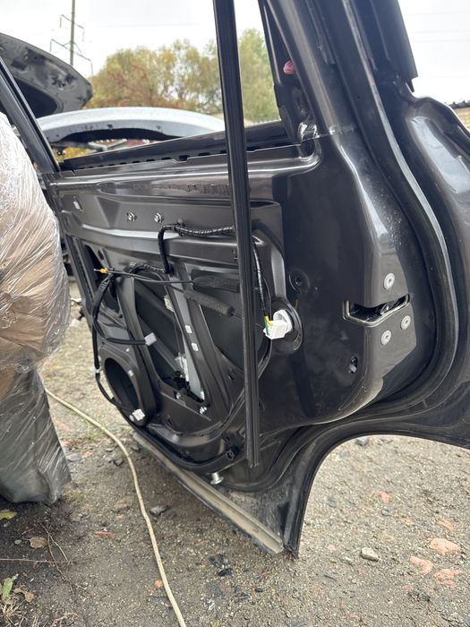 Двері Субару форестер SK