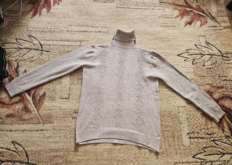 Sweter golf damski beżowy rozmiar M za 51 zł