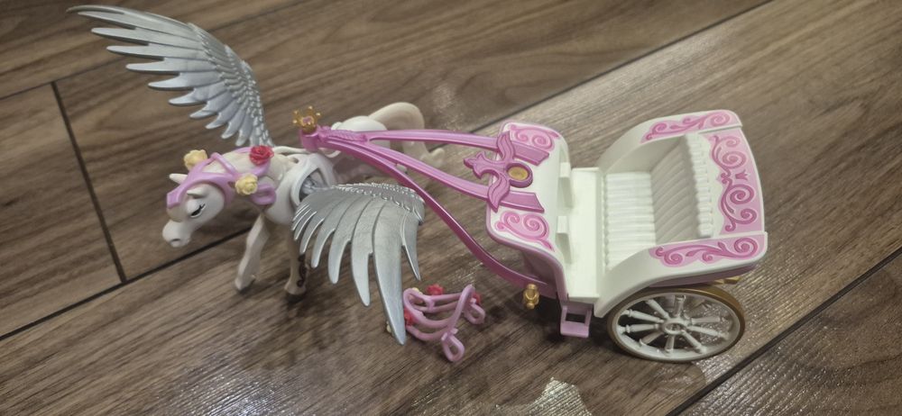 Playmobil zestaw karoca tron zamek