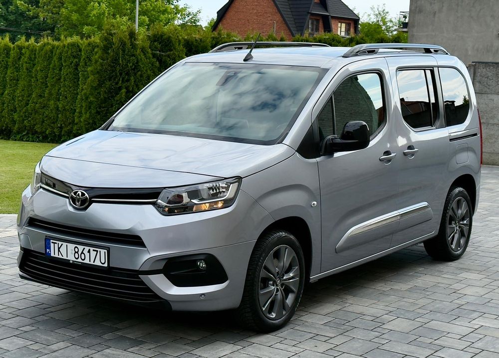 Toyota Proace City Verso 1.2 D-4T Family