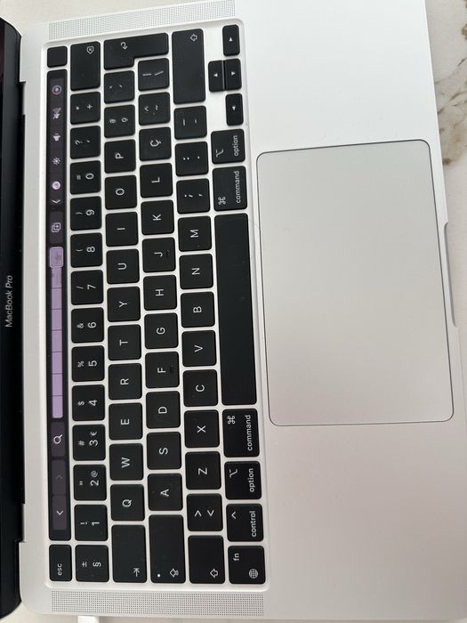 Macbook pro m1 8gb 256gb