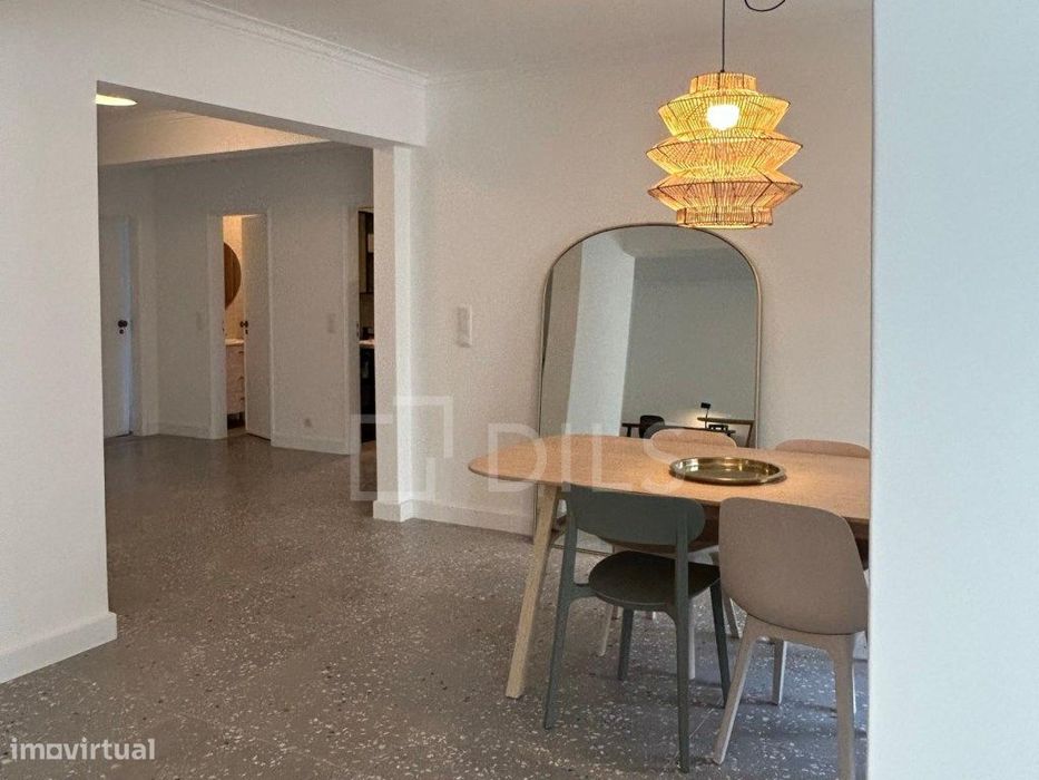 Apartamento T2 com áreas amplas e elevador em Alcabideche, Cascais