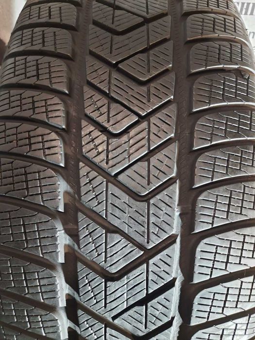 Шини 6,5мм 235/60 R18 PIRELLI ScorpionWinter б/у зима склад