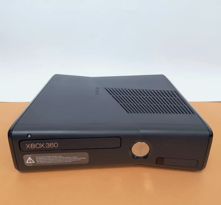 Xbox 360 hdmi em ótimo estado mais de 60 jogos instalado
