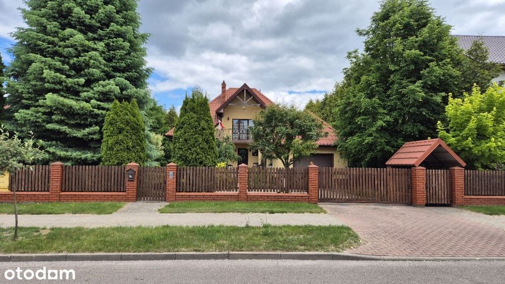 Przestronny dom 277m² z pięknym ogrodem na działce 1940m²