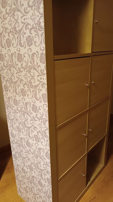 Estante em cubos com portas