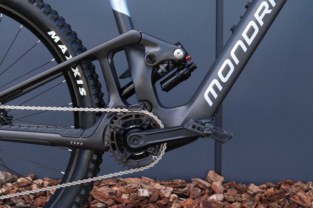 Mondraker Neat R Carbon L 2026 TQ HPR-50 карбон e-MTB 29