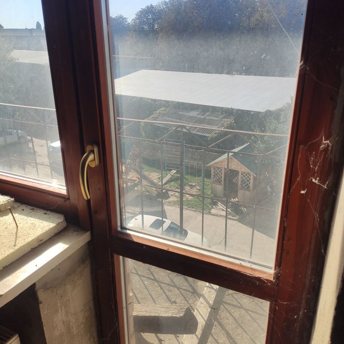 Продається 4-х кімнатна квартира 120м2, центр міста, 3 поверх, середин