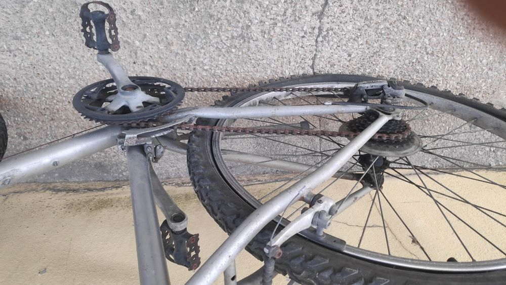 Bicicleta  BTT clássica.