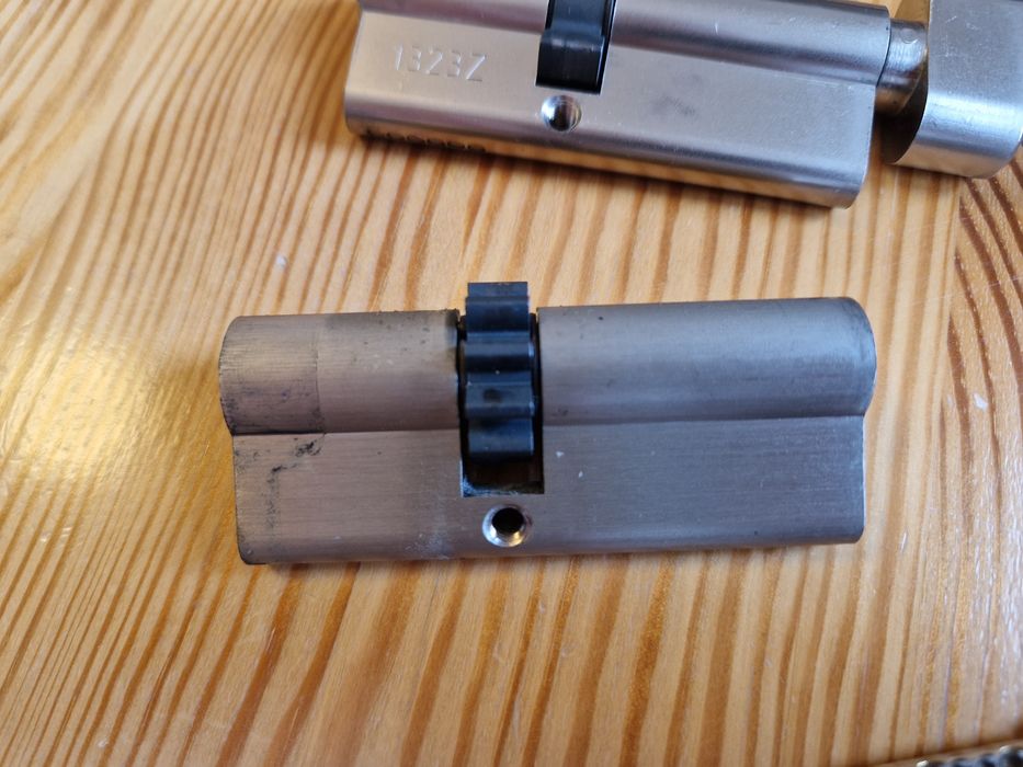 Wkładki do drzwi Delta