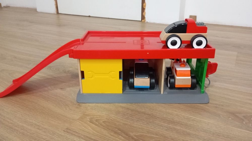 Garagem com 3 carros - Lillabo
