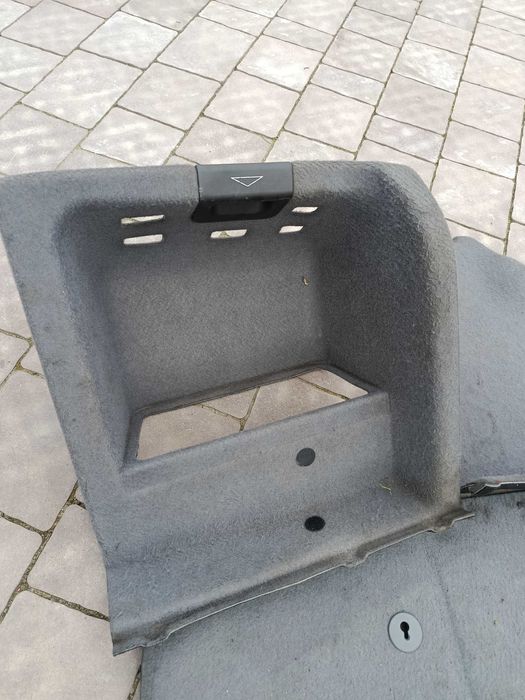 Обшивка багажника е39