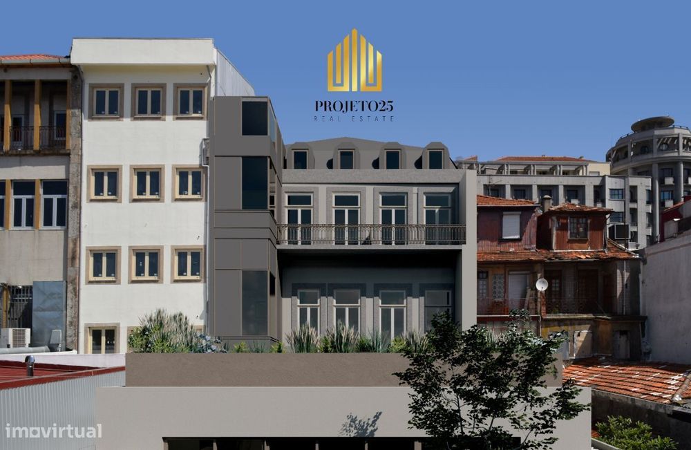 New T1 Apartment with Terrace and Balcony Near Avenida dos Aliados and Bolhão Market.