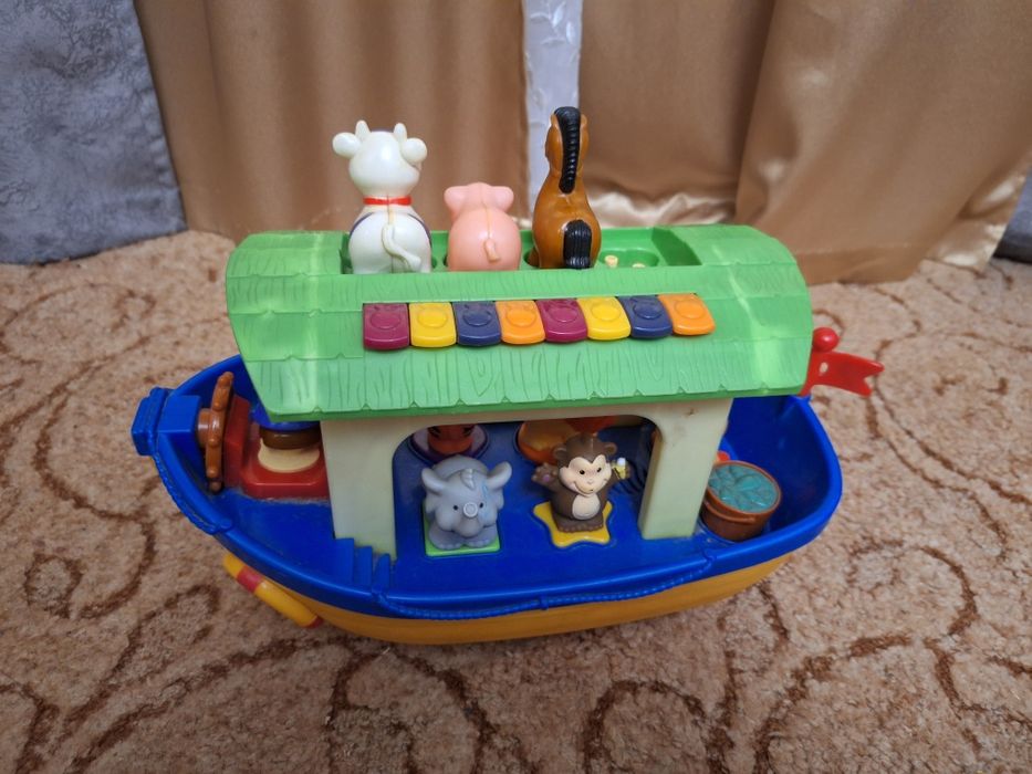 Корабль и трактор Киддиленд