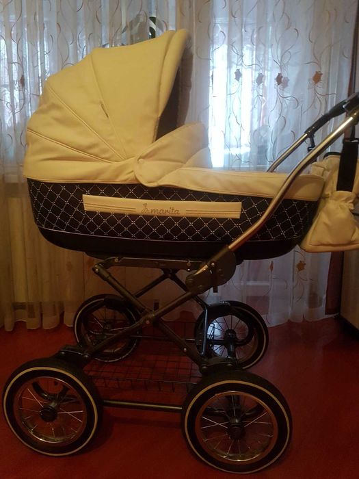Продается красивая и удобная Детская коляска !