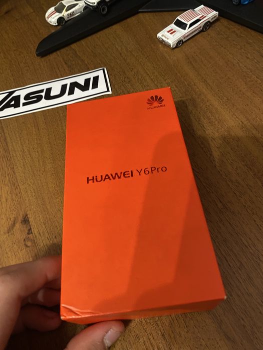 Телефон Huawei Y6 pro