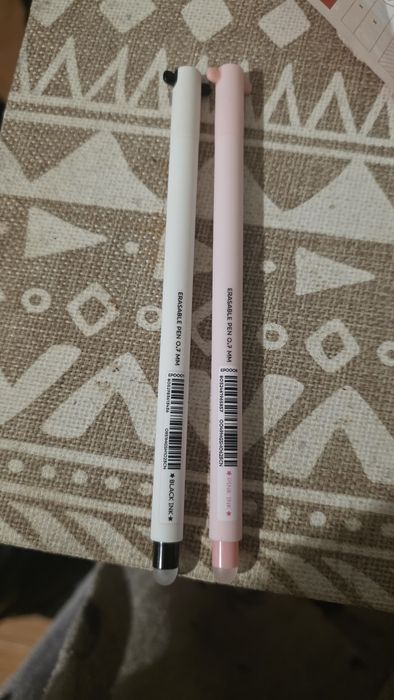 Canetas legami porco e panda branco