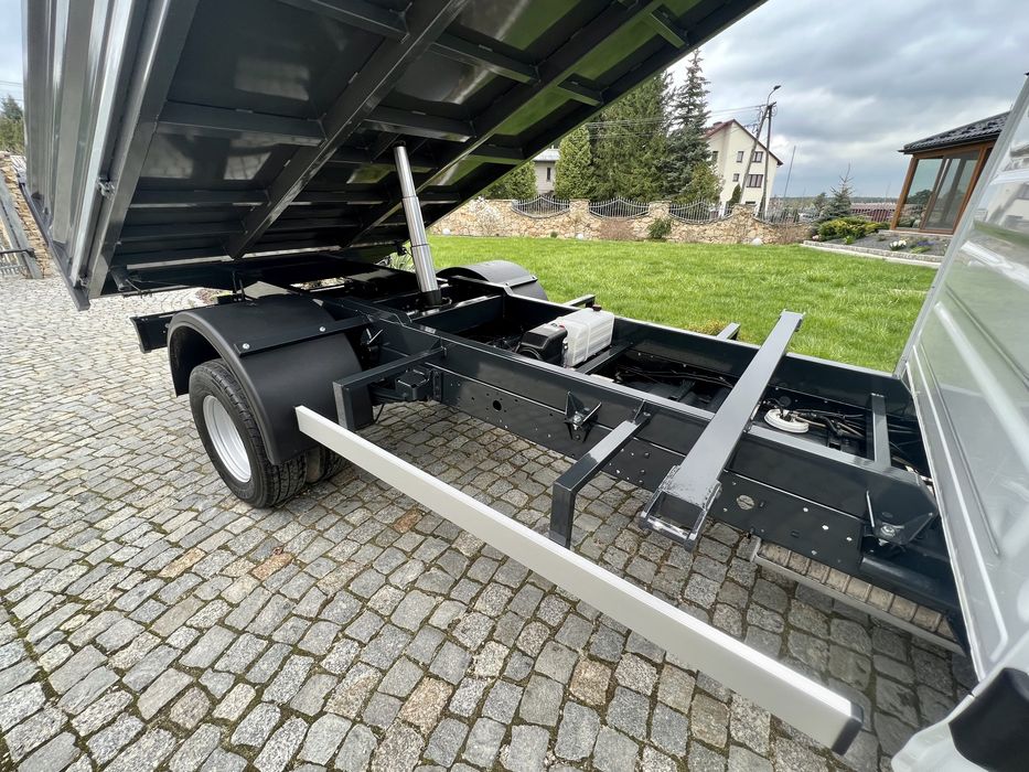 Zabudowa wywrotka na Iveco Daily Renault mascott master sprinter
