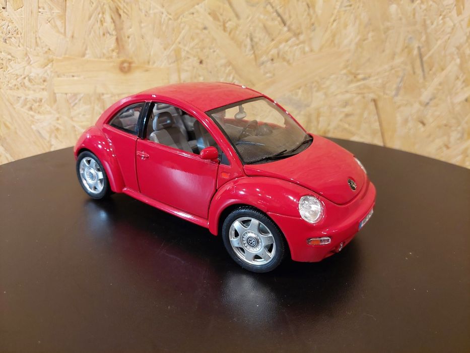 Model 1:18 Volkswagen Vw New Beetle Bburago
