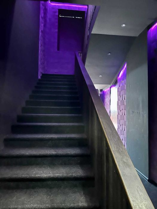 Сдам помещение под магазин, торговый зал, 320 кв.м., метро Олимпийская