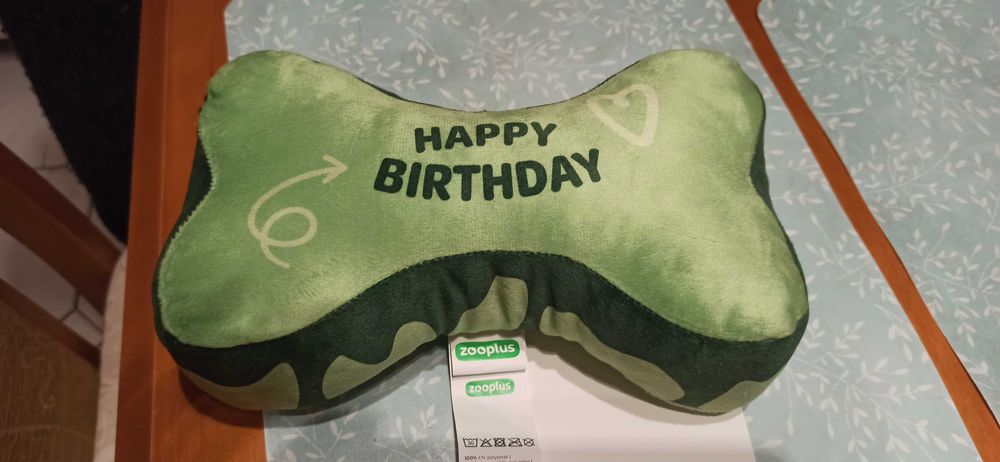 Pluszowa kość z piszczałką dla psa