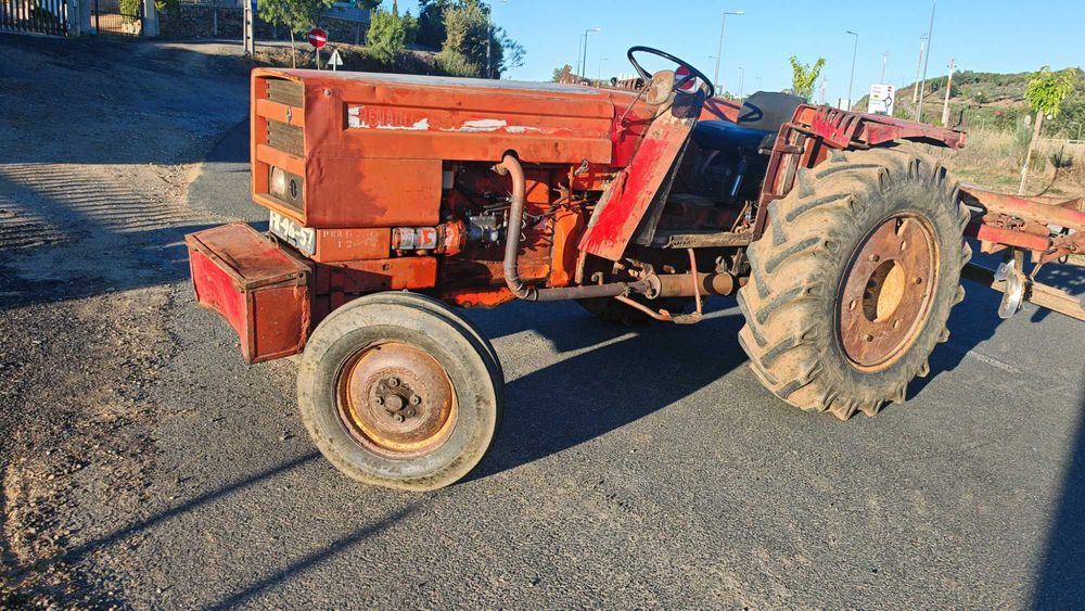 Trator Renault 651