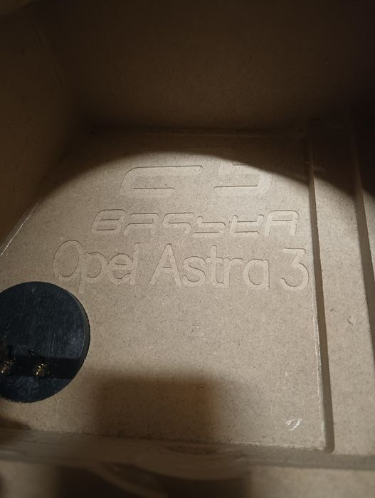 Subwoofer samochodowy Opel Astra 3