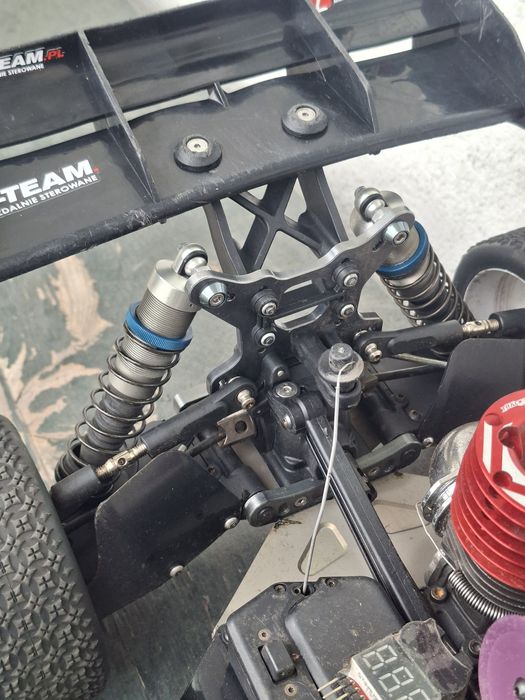 Buggy Mugen Seiki Mbx8 nitro