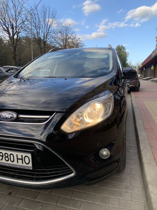 Продам автомобіль Форд 7місний. Чудова комплектація.