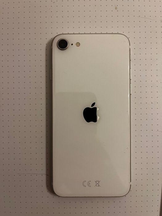Używany iPhone SE2020. Stan idealny