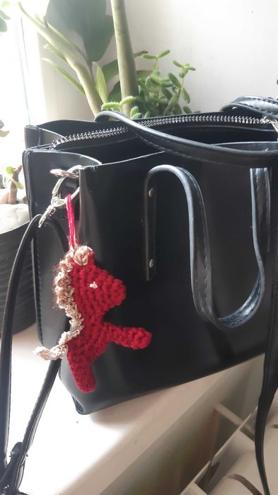 В'язана іграшка символ 2026 брелок чи на ялинку