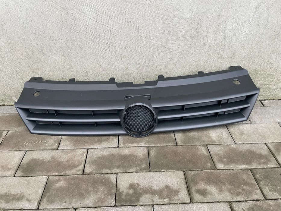 ATRAPA, GRIL VW POLO 6R0  2009-2014 - NOWA