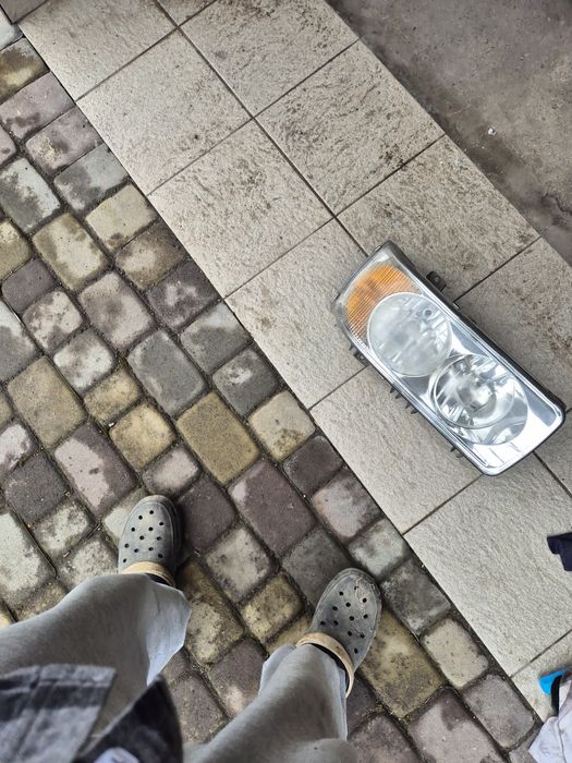 Продам фару б/у для DAF CF/XF 95. 105.  З регулятором рівня світла.