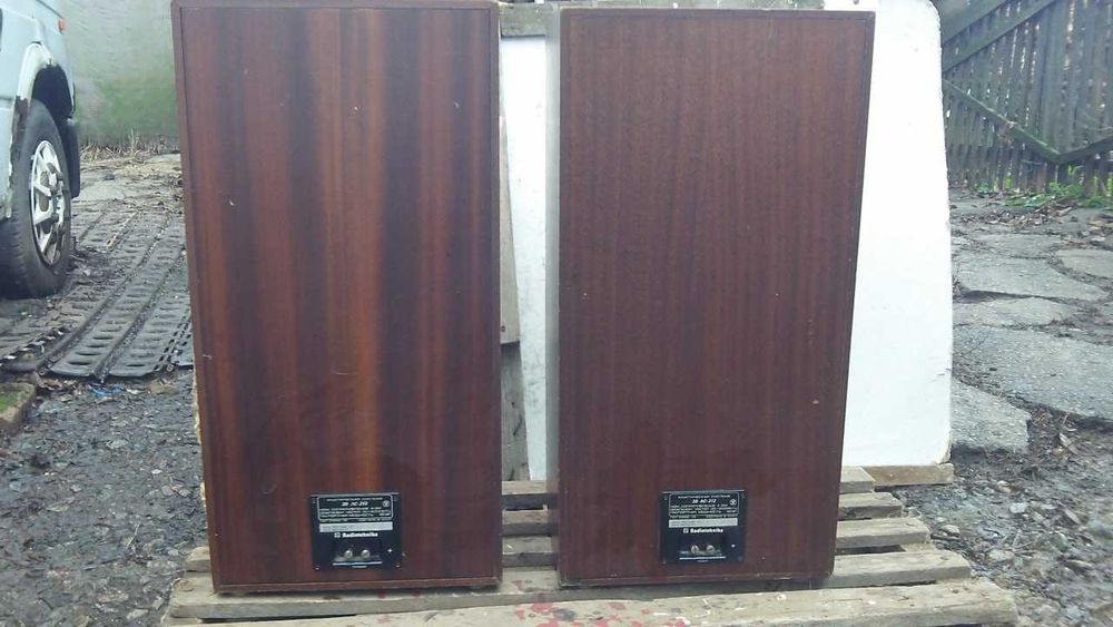 Акустические системы S-90 зеркальные.