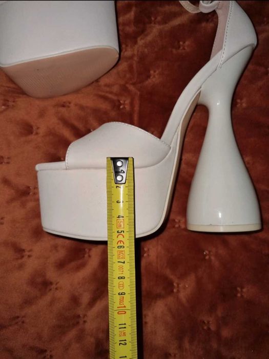 Sandálias super plataforma NOVAS