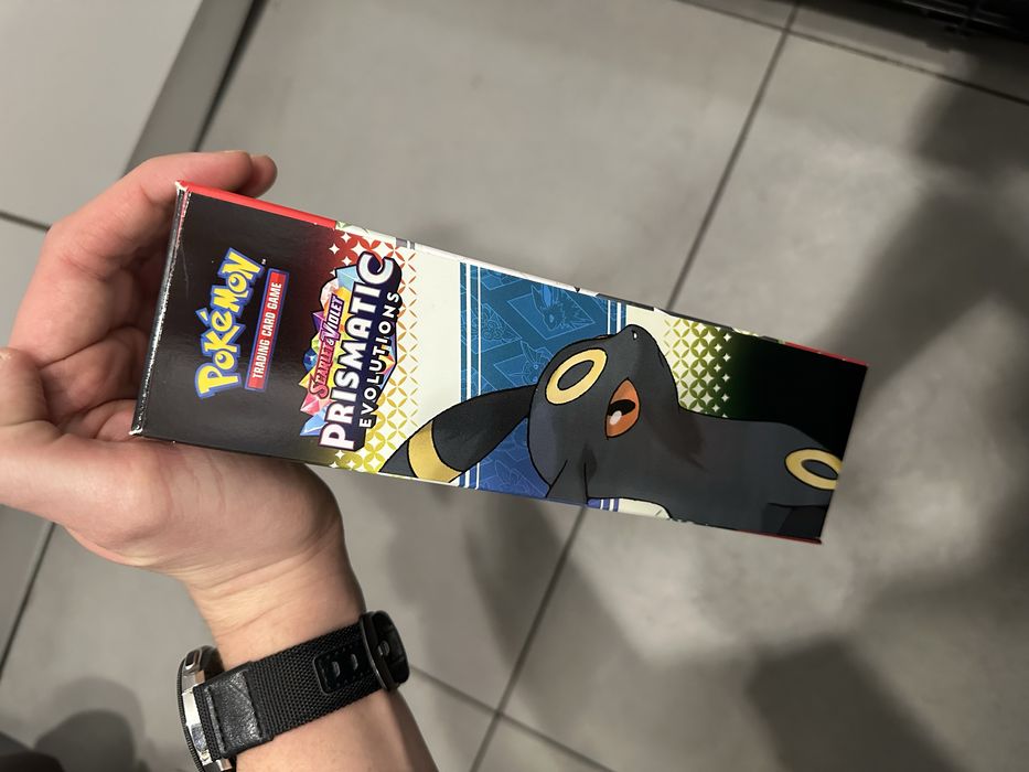 Prismatic Evolutions Figure box Pokemon TCG