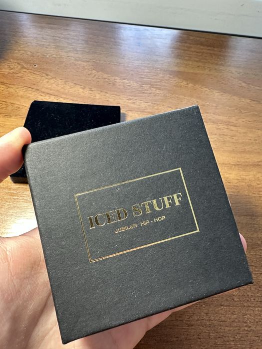 Срібні сережки-гвоздики Iced Stuff колір біле золото як нові