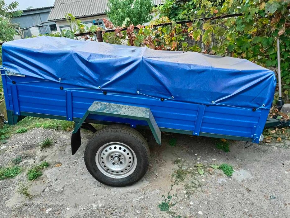 Великий легковий причіп підвищеної вантажопід"ємності