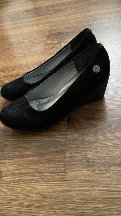 eleganckie buty na koturnie