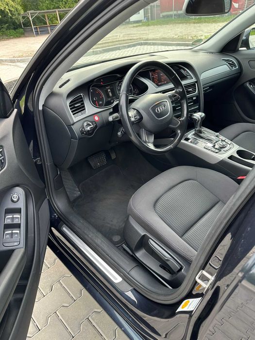 Audi A4 B8 2.0 TDI LIFT | Navi | Xenon | LED